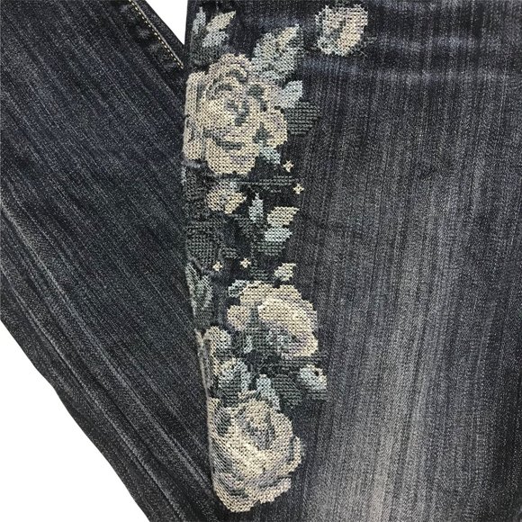Torrid floral embroidered skinny Jeans 12R - Picture 5 of 9